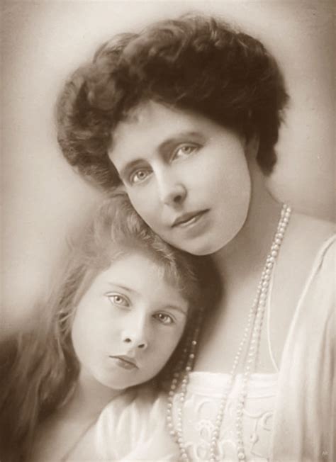 Queen Marie of Romania and Princess Mignon then Queen of Yugoslavia Vintage Portraits, Vintage ...