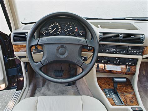 BMW 7 Series (E32) - 1986, 1987, 1988, 1989, 1990, 1991, 1992, 1993 ...