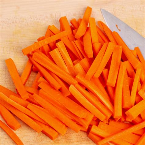 Healthy Air Fryer Carrot Fries {Quick & Easy} 🥕🍟