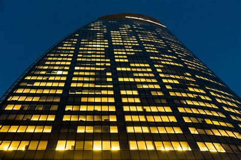 La Défense (Paris) - Night Shots - GDFSUEZ Tower T1 | Flickr