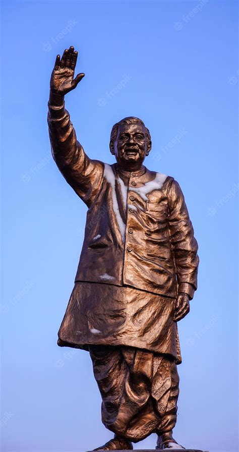 Premium Photo | Shri atal bihari vajpayee statue in shimla Himachal Pradesh