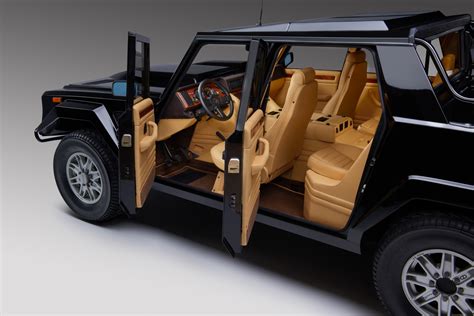 Lamborghini LM002