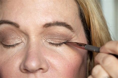 How to Do Eye Makeup for Older, Hooded Eyes – BNHealth