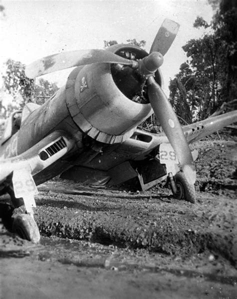 Asisbiz Vought F4U-1A Corsair VF-17 White 29 Ike Kepfords landing mishap Piva Strip Bouganville 01