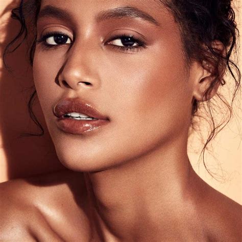 20 Expert-Approved Bronzers - Best Bronzers of 2022