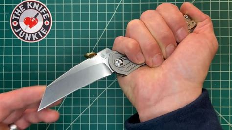 Kizer Inversion, Designed by Dirk Pinkerton -- Folding Pikal Knife Close Up - YouTube