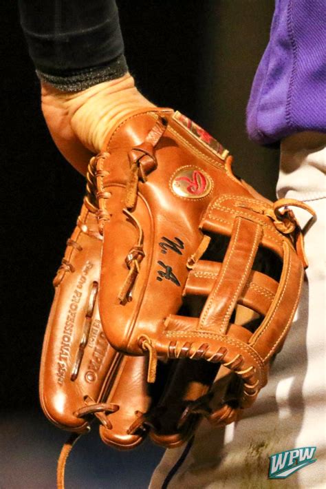 What Pros Wear: Best Third Base Gloves | Top 5 Glove Patterns for Third Basemen - What Pros Wear