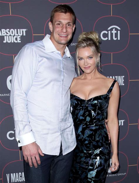 Rob Gronkowski’s Girlfriend Kisses Him After Super Bowl 2021 Win | Us Weekly