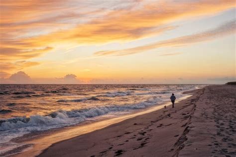 Premium Photo | Beach sunset nantucket island