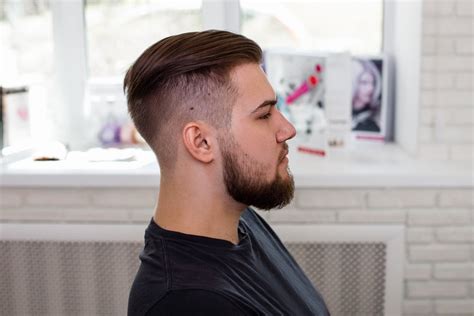 Stylish Men's Fade Haircuts - Precision Cuts & Trends