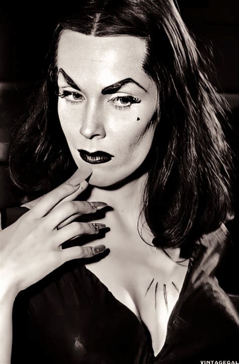 Vampira | Vampira, Vintage horror, Retro horror