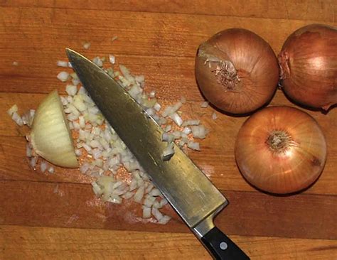 Flashback: Kitchen 101: Dicing Onions Like a Pro - Make: