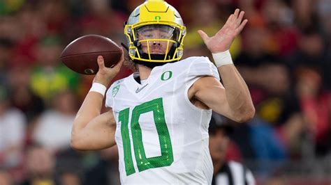 Oregon quarterback Justin Herbert named Academic All-American of the ...