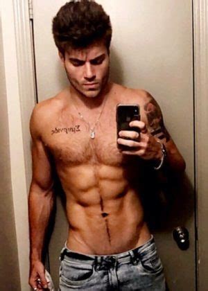 Gus Smyrnios Height, Weight, Age, Body Statistics, Girlfriends, Facts