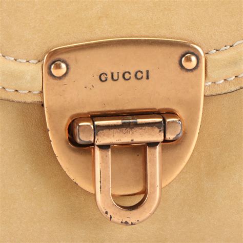 Gucci Logo Plate Compact Leather Wallet | EBTH