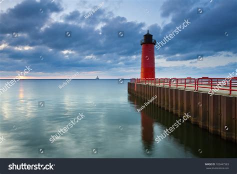 Milwaukee Lighthouse. Image Of The Milwaukee Lighthouse At Sunrise. Stock Photo 103447583 ...