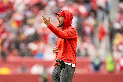 Kyle Shanahan is Growing Numb to the 49ers' Injuries - Sports ...