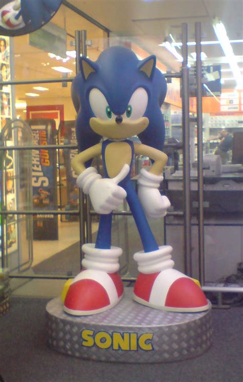 Giant Sonic Statue by HungryAki on DeviantArt