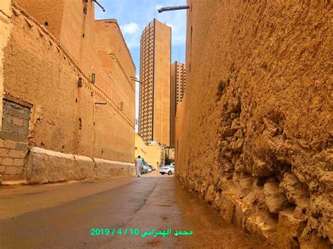 Old street , riyadh , Saudi Arabia . : r/pics