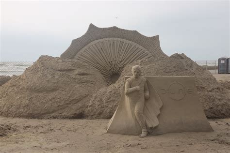 Texas Sandfest Sculpture Celebrates the Premiere of Warner Bros. 'Dune ...