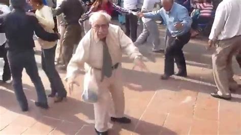 Funny old guy dancing - YouTube