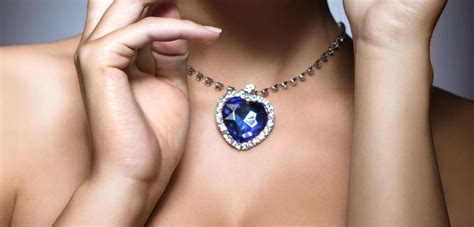 Story Of Titanic's Iconic Heart Of The Ocean Diamond Necklace Dlmag ...