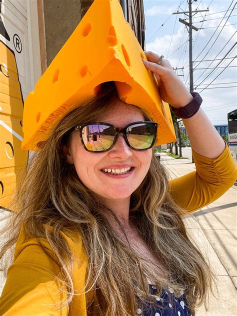 How Wisconsin's Cheesehead hat turned an insult into an icon - CNET