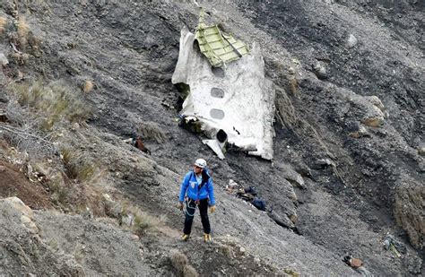 Crash of an Airbus A320-211 near Prads-Haute-Bléone: 150 killed ...