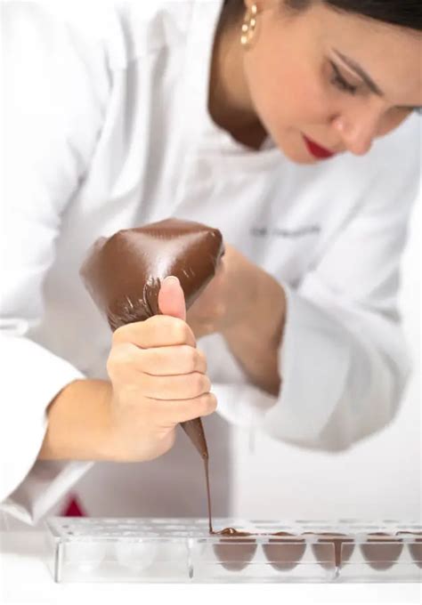 How To Become a Chocolatier: An A-Z Guide and Where to Train.(Pastry ...