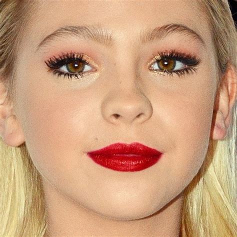 Jordyn Jones Makeup: Black Eyeshadow, Bronze Eyeshadow & Red Lipstick | Steal Her Style