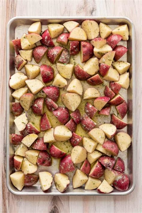 Easy Ranch Roasted Potatoes - easydinnerrecipes.com