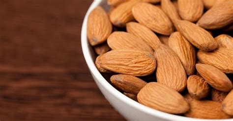 5 Evidence-Based Almond Benefits for Skin | Bodywise