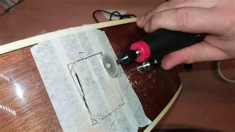 Montaż elektroniki gitarowej / How to install piezo pickup in acoustic guitar - YouTube