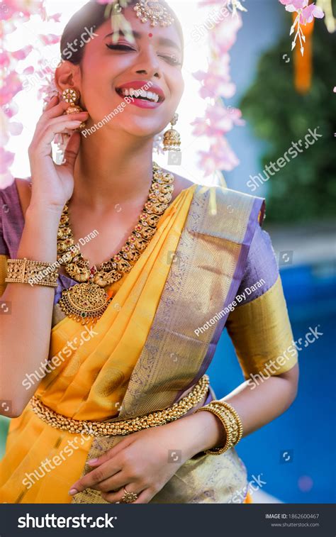 19,089 Saree with models Images, Stock Photos & Vectors | Shutterstock