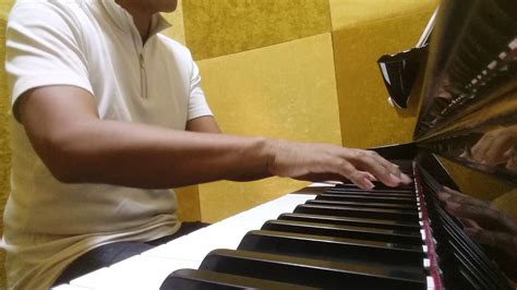 Malam Kudus (piano covered) - YouTube