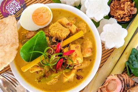 Opor Ayam Kuning (Pressure Cooker Javanese Coconut Chicken Curry ...