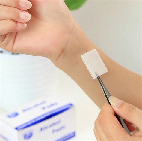 Disposable alcohol prep pad outdoor emergency alcohol sheet wound disinfection alcohol swabs ...