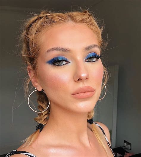 𝘿𝘼𝙉𝙄𝙀𝙇𝙇𝙀 on Instagram: “Promise I’m not as bitchy as I look here haha 😇 Tutorial on this look ...