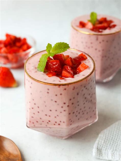 Easy 4-ingredient Strawberry Sago - Christie at Home