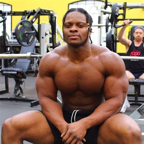 People Accuse YouTuber Of Farting While Deadlifting 200kg Weights With Six Fingers - LADbible