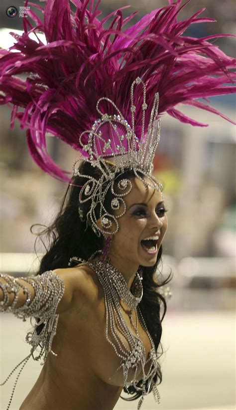 Carnival in RIO #sexyvegasshowgirl | Rio carnival, Carnival girl ...