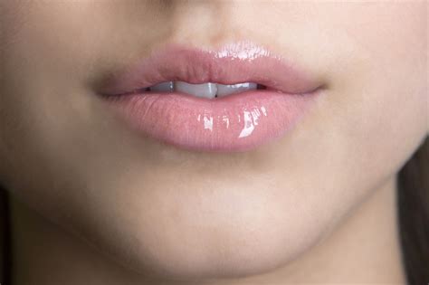 The Resurgence of Lip Gloss (and 5 You Need to Try) | StyleCaster