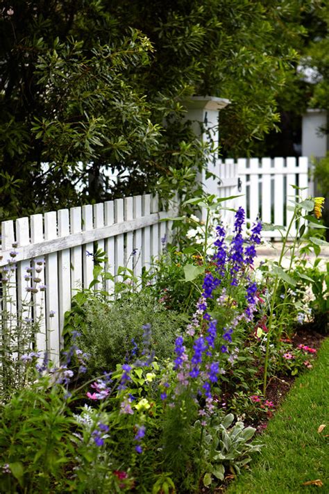 12 Charming Picket Fence Ideas - Town & Country Living