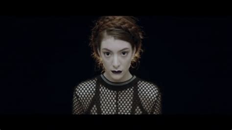 Lorde in "Tennis Court" | Best Music Video Hair and Makeup Looks ...