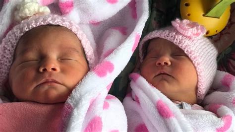 Twins from Nunavut have baby girls on the same day — including one set of twins | CBC News