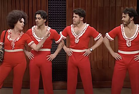 Sally O'Malley on 'SNL': Molly Shannon and Jonas Brothers