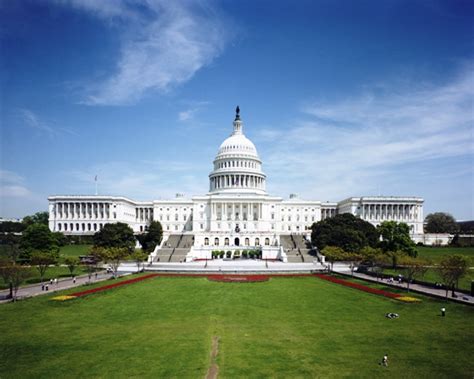 The United States Capitol See where history is made - eTravelTrips.com