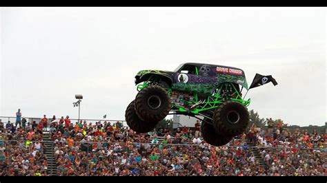 'Grave Digger' driver hurt in crash at monster truck rally | 10tv.com