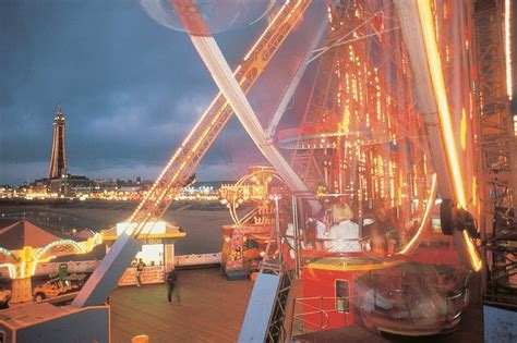 19 seaside pictures of Blackpool North Pier, Central Pier and South ...