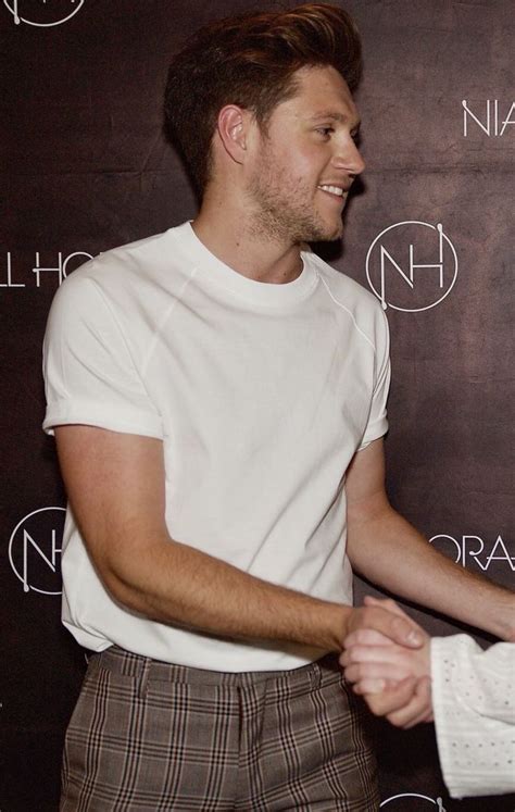 April 21: Flicker World Tour Berlin meet n greet | Niall horan, James horan, Niall horan news